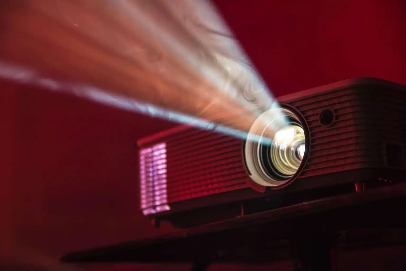 How to Make a Projector Brighter- Best guide in 2023