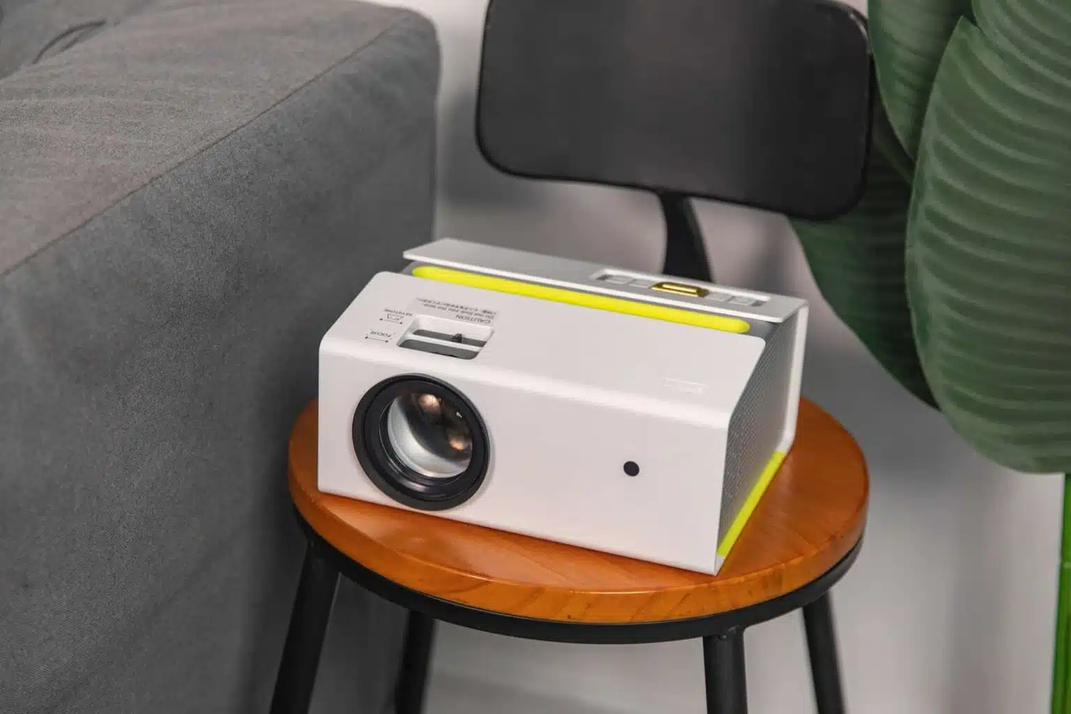 How To Make A Homemade Projector Without A Magnifying Glass